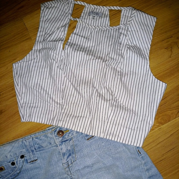 Tobi crop top w cutouts - Picture 5 of 5